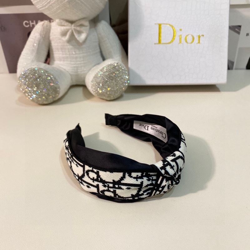 CHRISTIAN DIOR